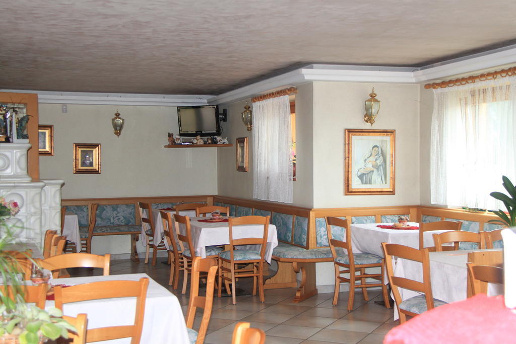 Garni Goccia D'Oro Hotel Cavalese Kültér fotó