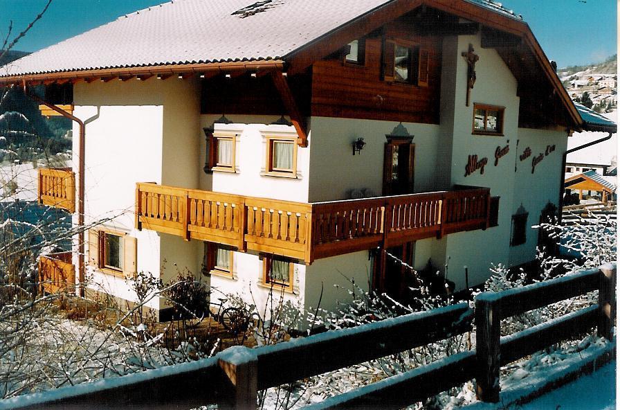 Garni Goccia D'Oro Hotel Cavalese Kültér fotó